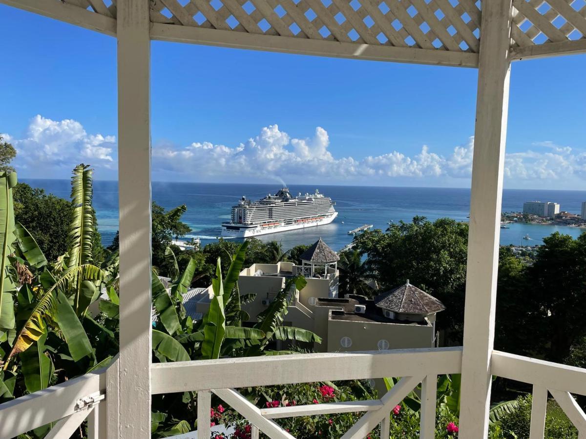 Hummingbird Retreat - Luxury Oceanview Apt, 7-Minute Walk To Beach Ocho Rios Exterior photo
